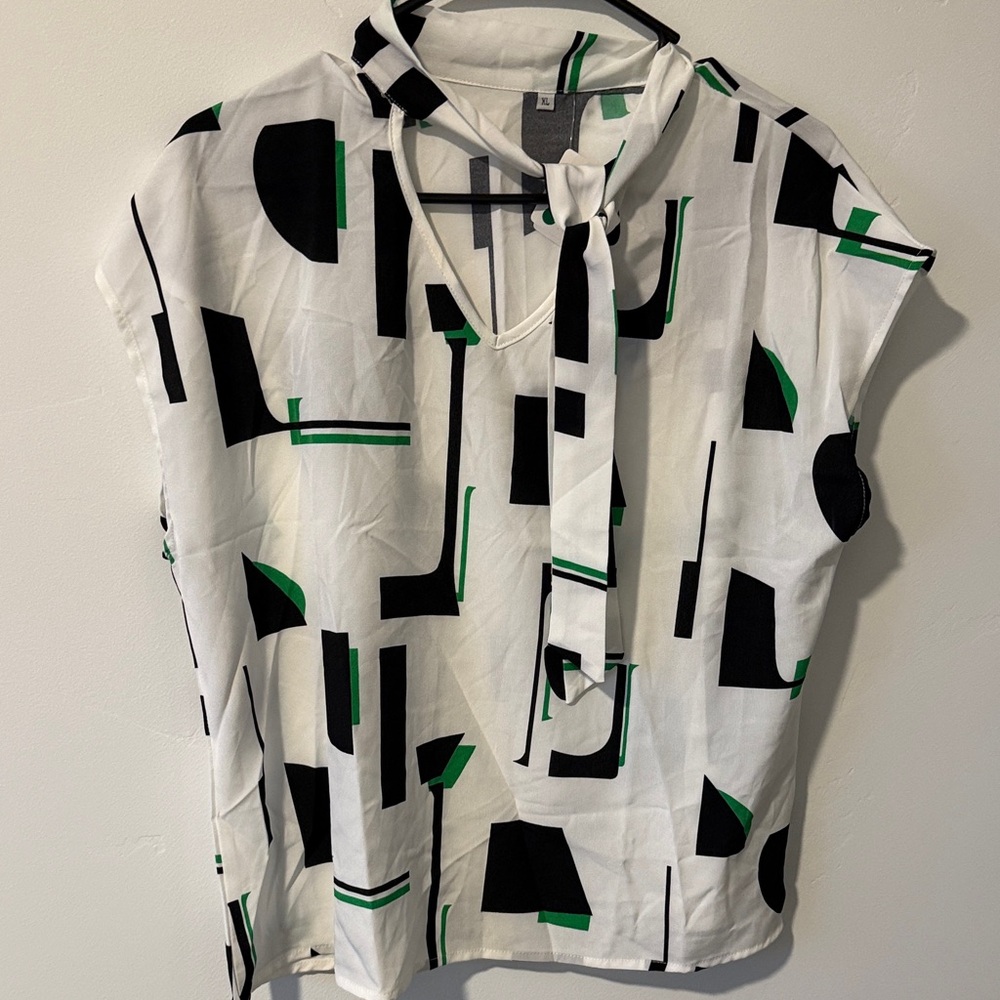 Chic Black and Green Print Blouse